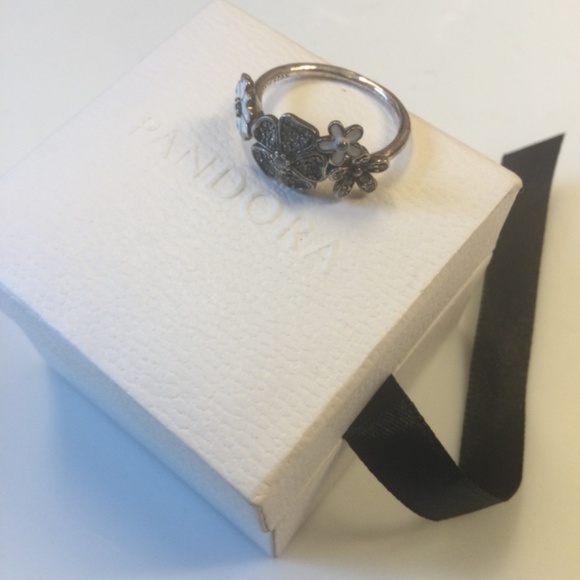 AUTHENTIC PANDORA RING - Picture 3 of 3